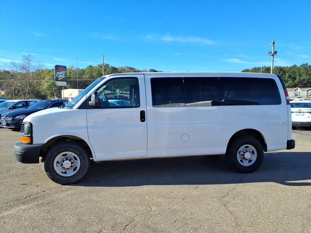 2015 Chevrolet Express Passenger 2500 LS