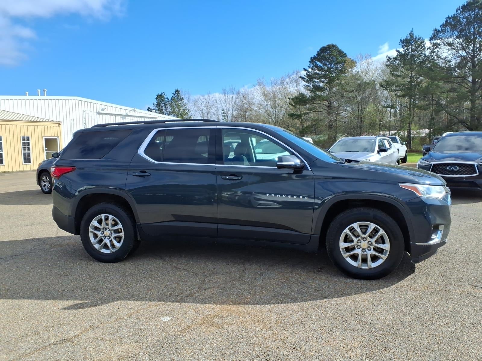 2020 Chevrolet Traverse LT Cloth
