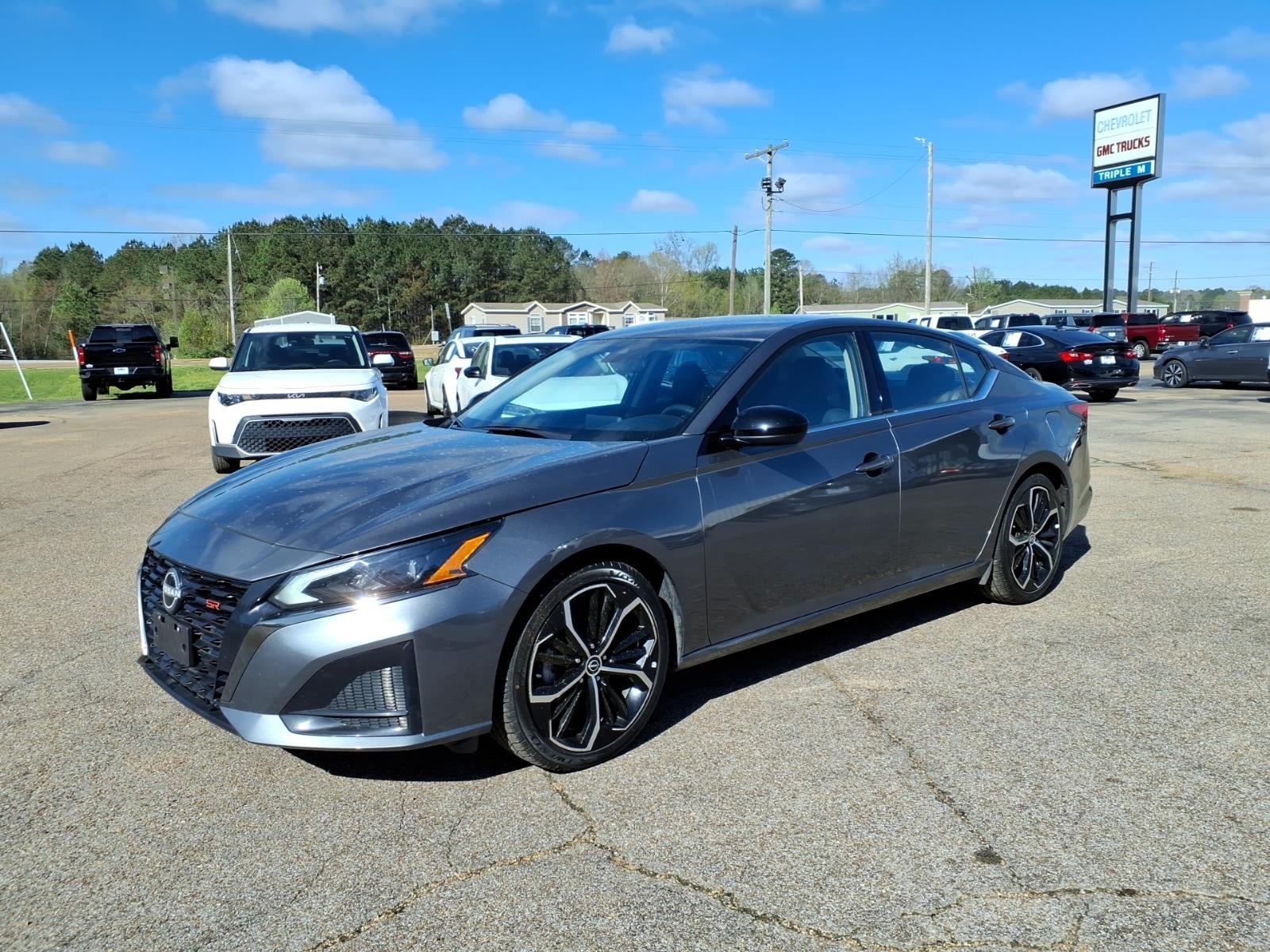 2025 Nissan Altima SR