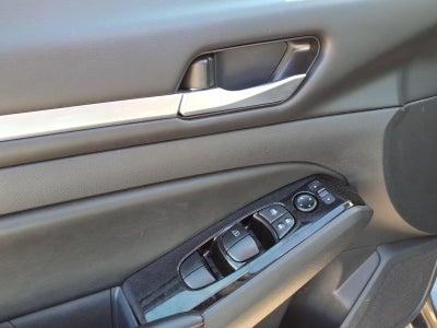 2025 Nissan Altima SR