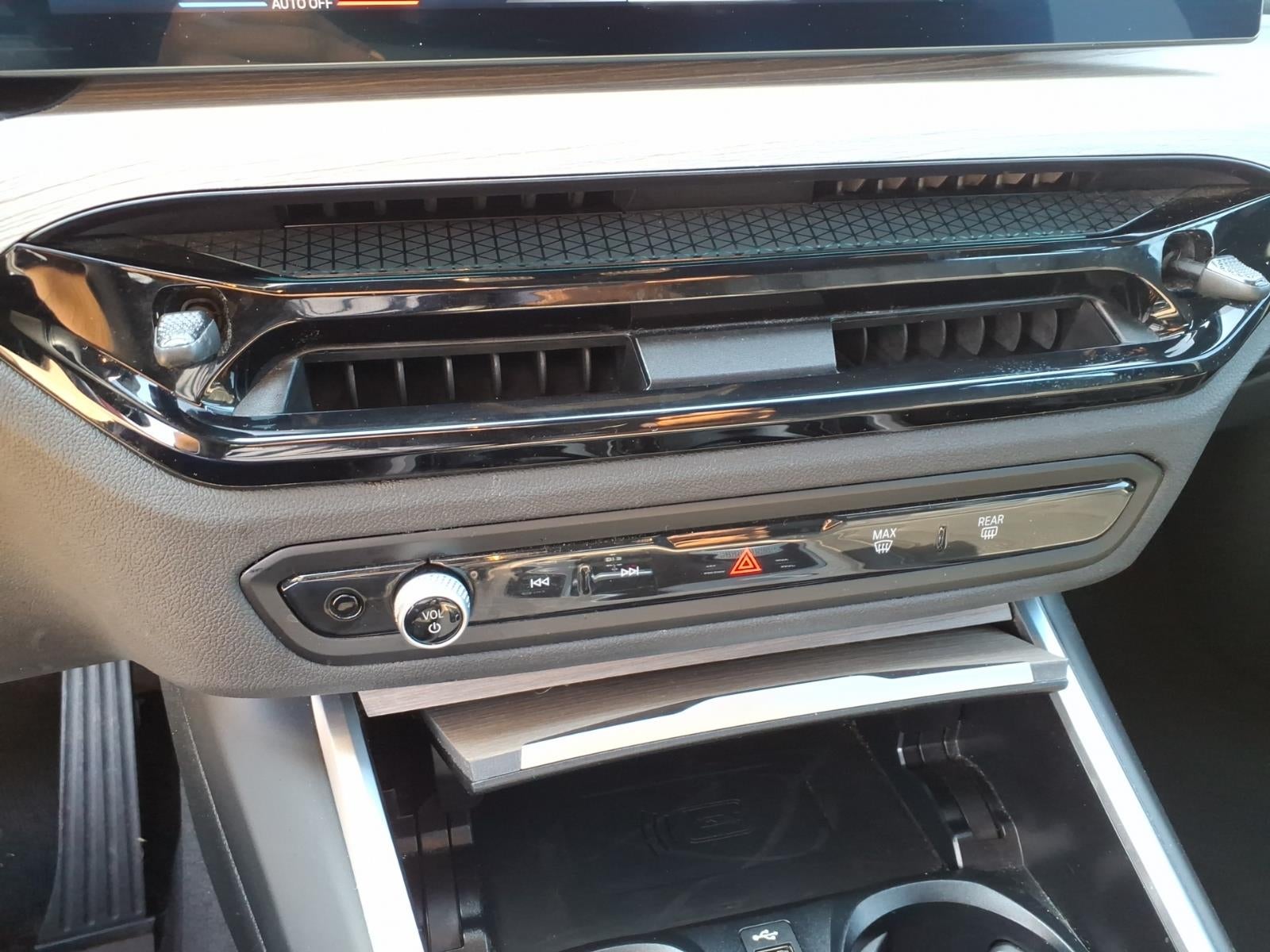 2025 BMW 3 Series 330i