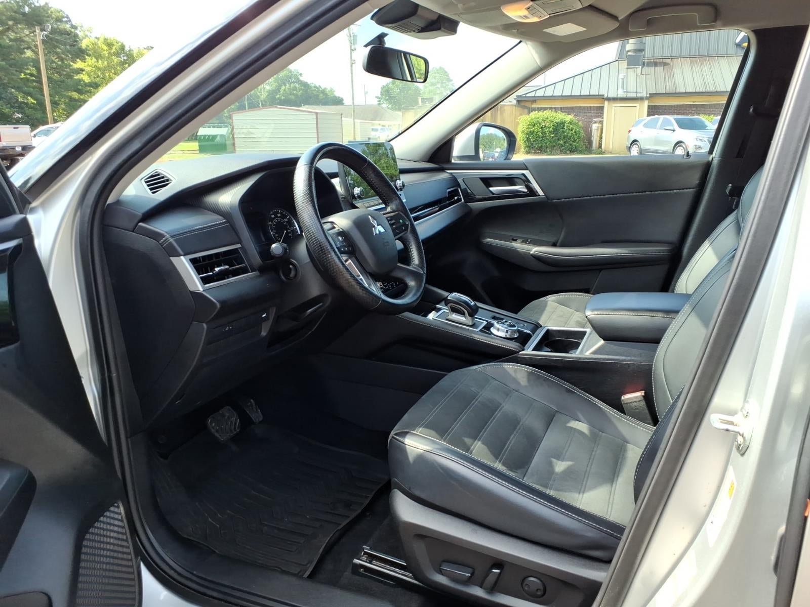 2024 Mitsubishi Outlander SE