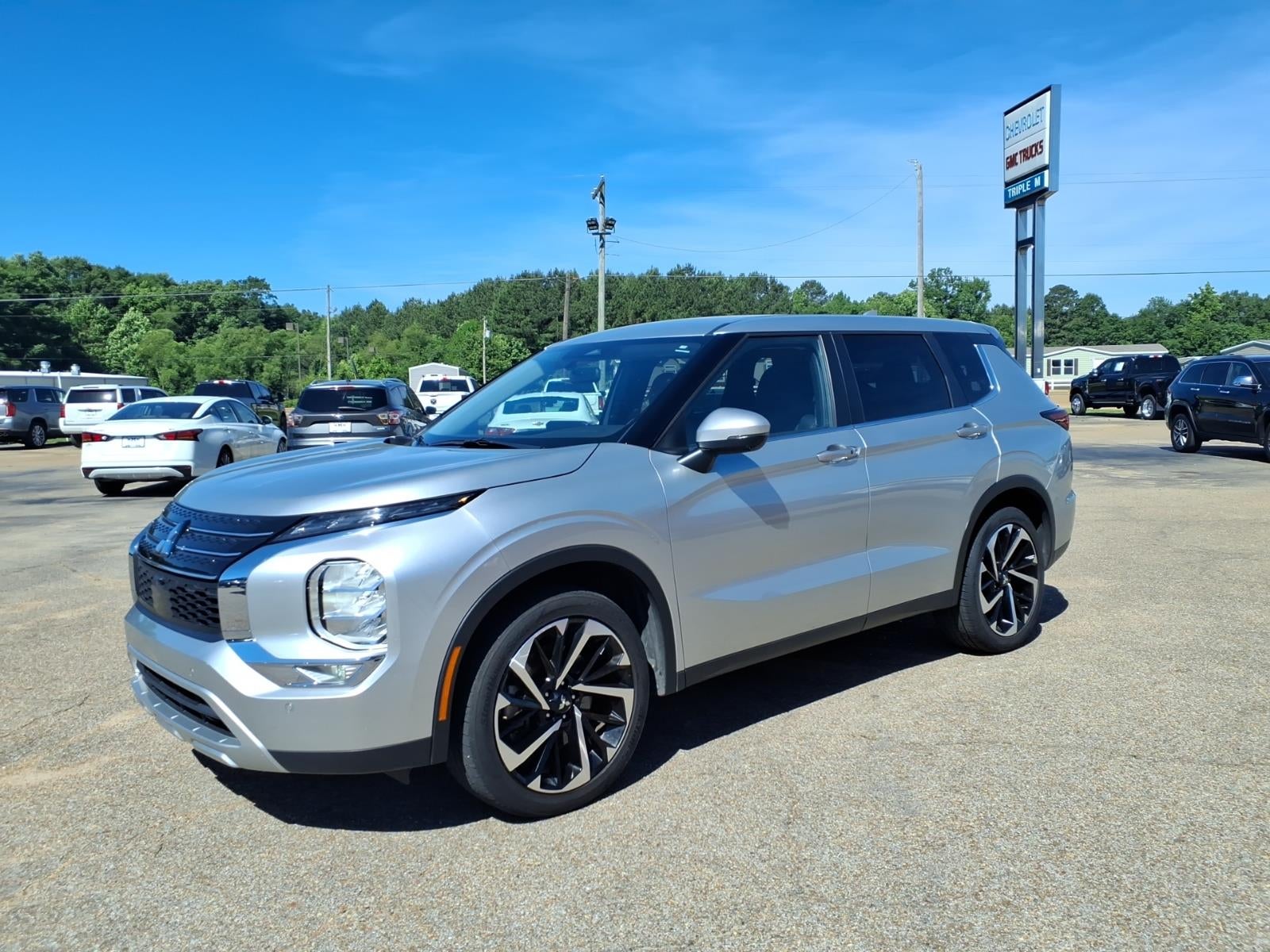2024 Mitsubishi Outlander SE 2WD's photo