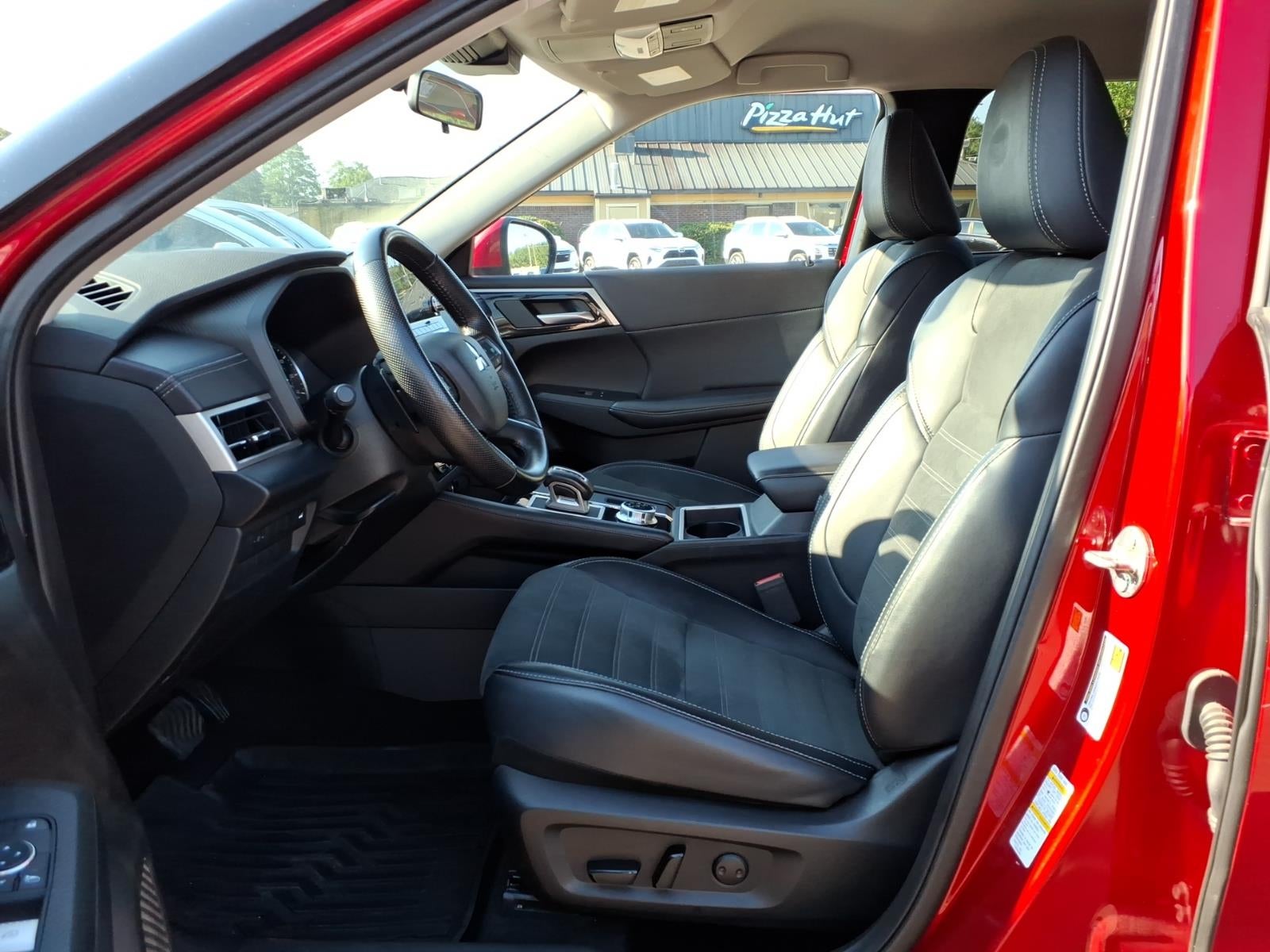 2024 Mitsubishi Outlander SE