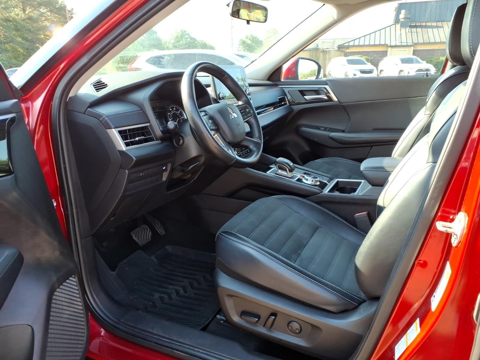 2024 Mitsubishi Outlander SE
