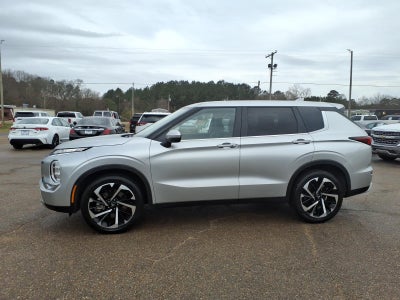 2024 Mitsubishi Outlander SE
