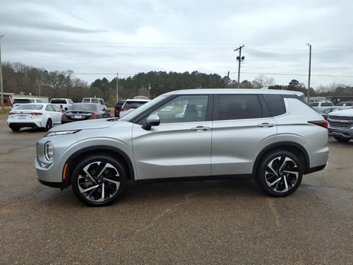 2024 Mitsubishi Outlander SE