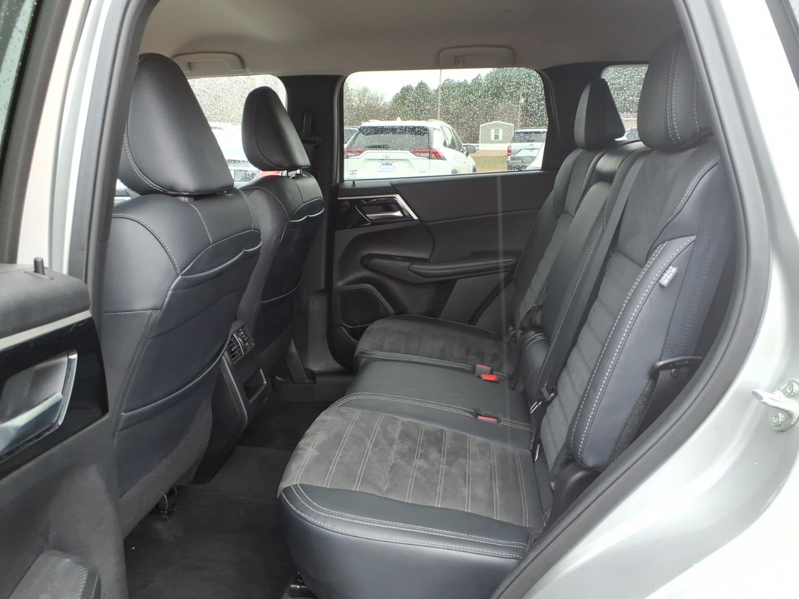 2024 Mitsubishi Outlander SE